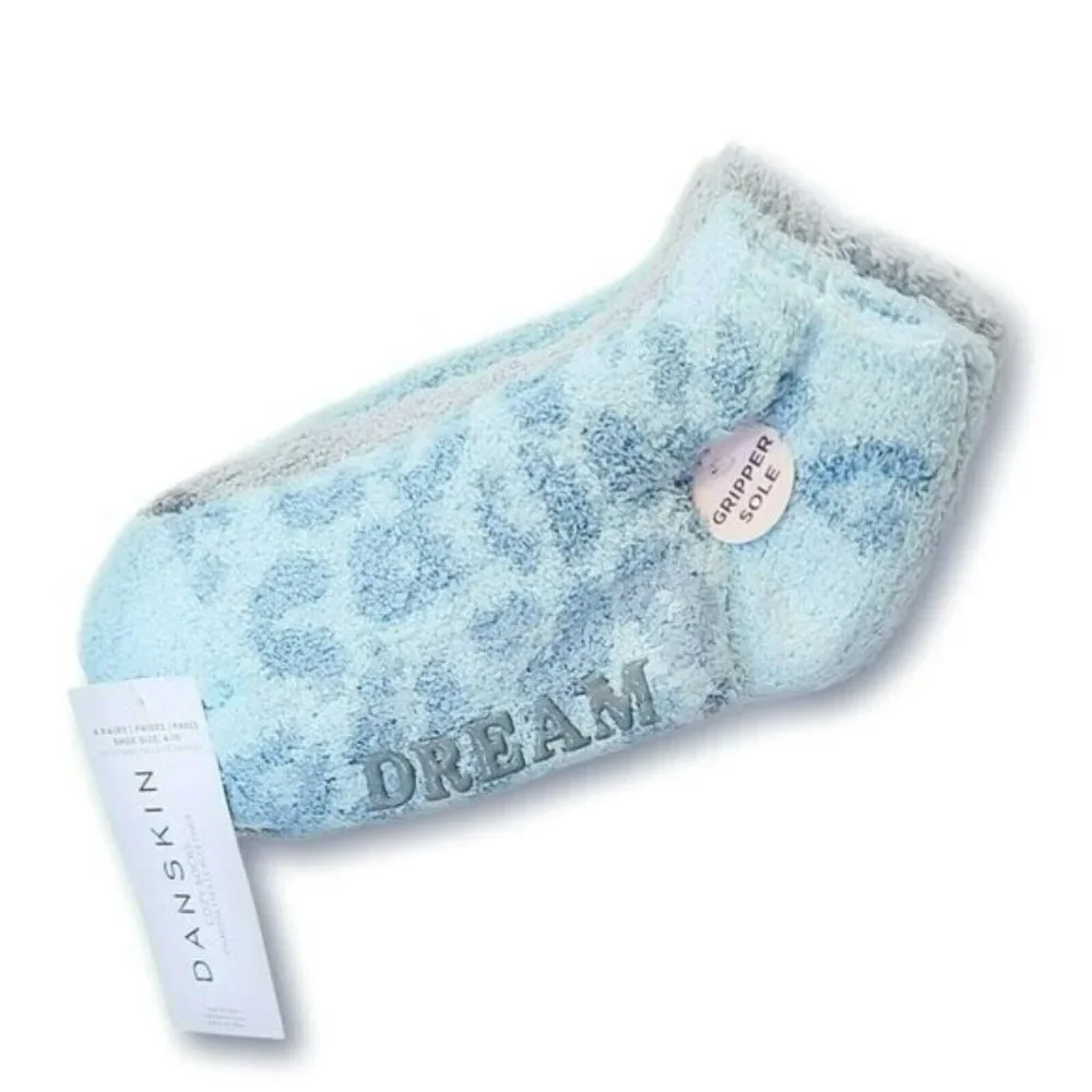 NWT Danskin 4-Pack Ultra Soft Plush Fleece Leopard Low Cut Cozy Socks
